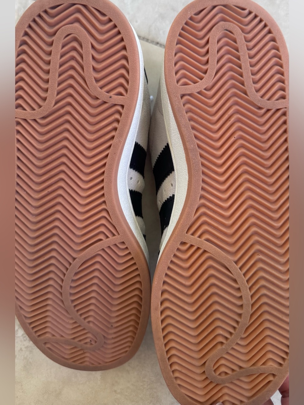 adidas Cream Sneakers with Black Stripes and Heel Tab - Picture 5 of 9